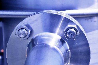 Boru hattının kanatlı bağlantısı