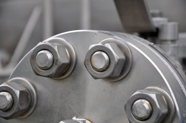 Boru hattının kanatlı bağlantısı