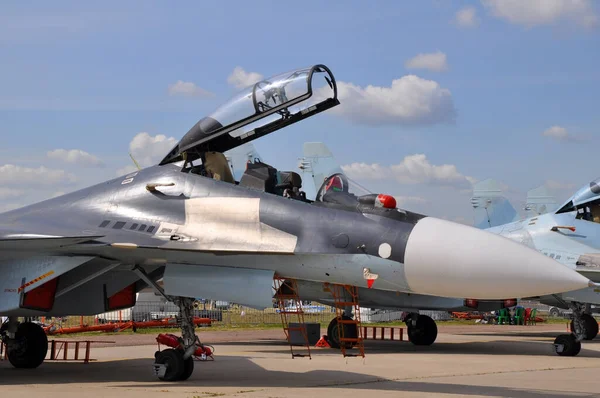 Lutador Militar Aeródromo — Fotografia de Stock