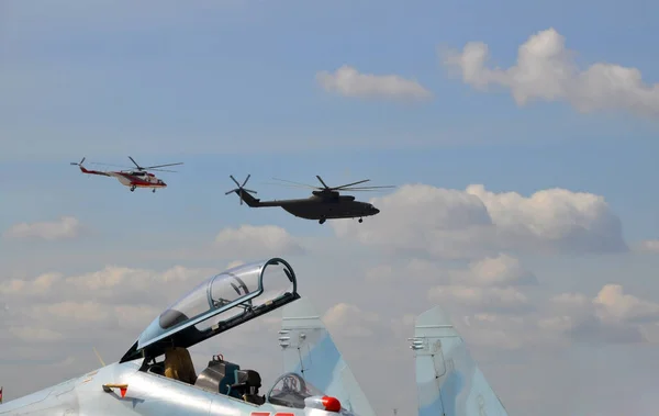 Lutador Militar Aeródromo — Fotografia de Stock