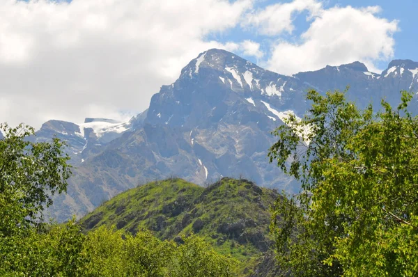 Dağların güzel manzarası