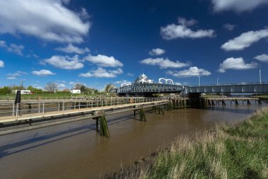 Sutton Köprüsü, Hughnshire, İngiltere, Nisan 2014, Sutton Köprüsü Tarihi Crosskeys Nene Nehri üzerindeki Köprü