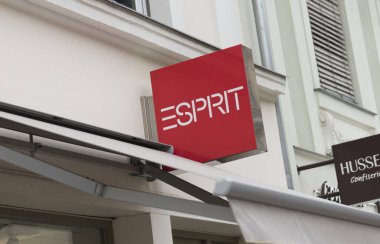 Potsdam, Berlin, Avrupa: 20 Ağustos 2018: Esprit Mağazası işareti