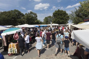 Berlin, Almanya; 20 Ağustos 2018; Mauerpark Bit Pazarı