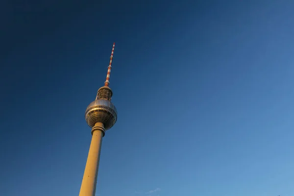 Berlim Alemanha Agosto 2018 Torre Fernsehturm Perto Alexanderplatz — Fotografia de Stock