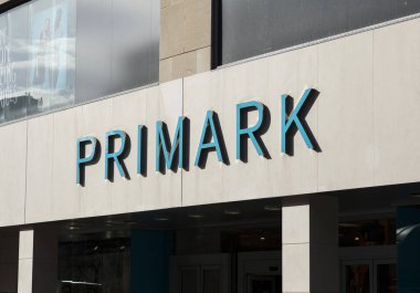 Şehir merkezinde Primark işareti, Nottingham, Nottinghamshire, İngiltere - 3 Nisan 2018