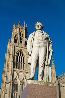 Boston, Hughnshire, Birleşik Kingdrom, 19 Ekim 2014, Herbert Ingram Heykeli Saint Botolphs Kilisesi önünde.