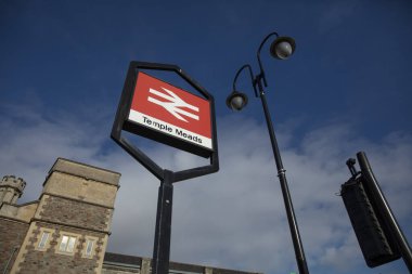 Bristol, Birleşik Krallık, 21 Şubat 2019, Bristol Tapınağı Meads İstasyonu Giriş Tabelası