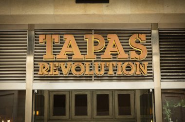 Bath, Somerset, İngiltere, 22 Şubat 2019, Tapas Devrimi Dükkan İşareti