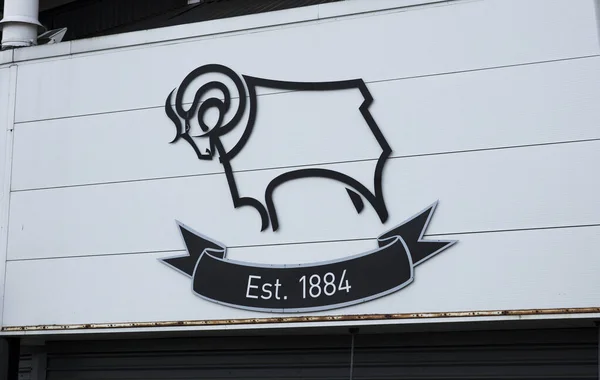 Derby County FC, Derby, Derbyshire, İngiltere girişinde logo - 3 Nisan 2018