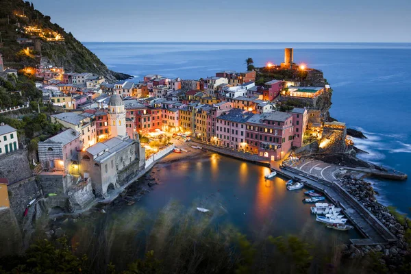 Uma Vista Aldeia Cinque Terre Vernazza Entardecer Spezia Ligúria Itália — Fotografia de Stock