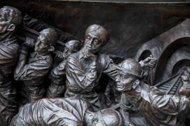 St Pancras İstasyonu, Londra, Birleşik Krallık, 17 Temmuz 2019, Buluşma Yeri Heykeli