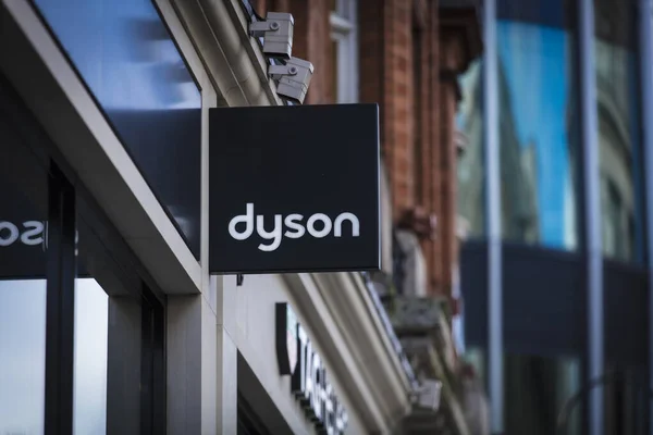 Londra, Büyük Londra, İngiltere, 7 Şubat 2018, Dyson mağazası için bir işaret ve logo.