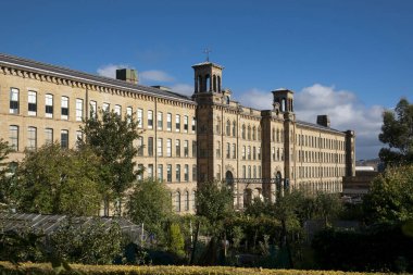 Saltaire, Bradford, Batı Yorkshire. Ekim 2013, Salts Mill, UNESCO 'nun dünya mirası alanı, galeri ve lokantası.