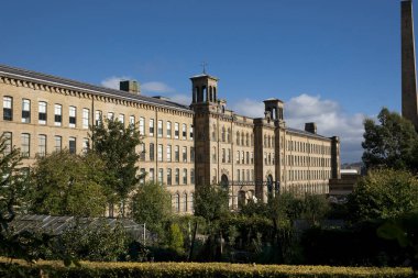 Saltaire, Bradford, Batı Yorkshire. Ekim 2013, Salts Mill, UNESCO 'nun dünya mirası alanı, galeri ve lokantası.