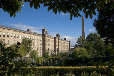 Saltaire, Bradford, Batı Yorkshire. Ekim 2013, Salts Mill, UNESCO 'nun dünya mirası alanı, galeri ve lokantası.