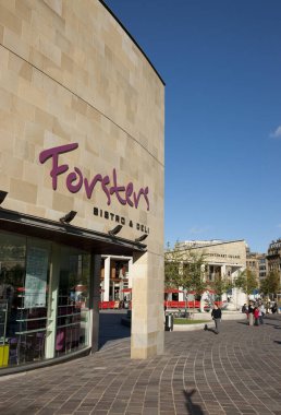 Bradford, Batı Yorkshire, İngiltere, Ekim 2013, Bradfords City Par 'daki Centenary Square manzarası