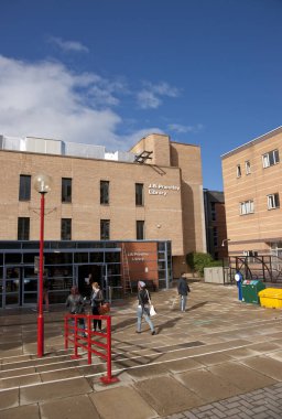 Bradford, West Yorkshire, İngiltere, Ekim 2013, Bradford Üniversitesi JB Priestley Kütüphanesi