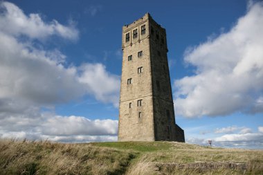 Huddersfield, Batı Yorkshire, İngiltere, Ekim 2013, Castle Hill 'deki Victoria Kulesi manzarası