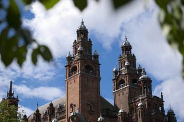 Glasgow, İskoçya, 8 Eylül 2013, Kelvingrove Sanat Galerisi ve Argyle Caddesi yakınlarındaki Kelvingrove Park Müzesi