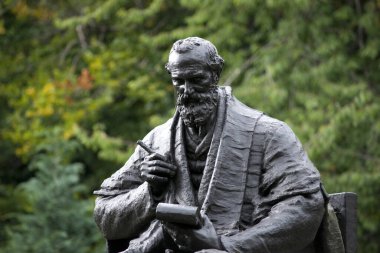 Kelvingrove Parkı, Glasgow, İskoçya, Birleşik Krallık, Eylül 2013, Lord Kelvin 'in Heykeli ve Anıtı