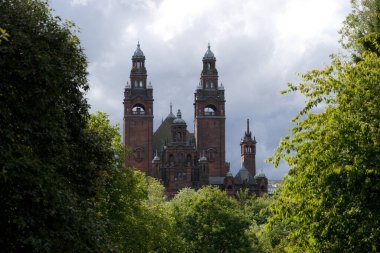 Glasgow, İskoçya, 8 Eylül 2013, Kelvingrove Sanat Galerisi ve Argyle Caddesi yakınlarındaki Kelvingrove Park Müzesi