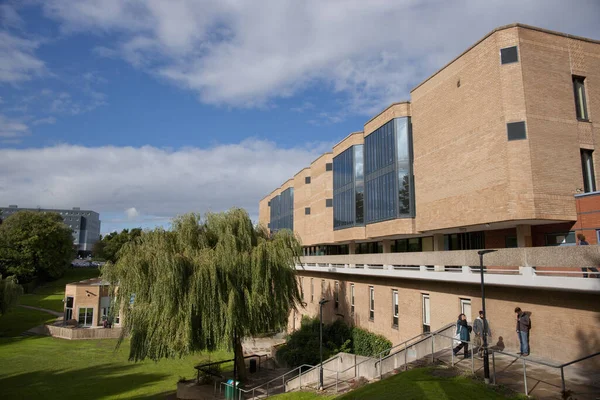 Bradford, West Yorkshire, İngiltere, Ekim 2013, Bradford Üniversitesi JB Priestley Kütüphanesi