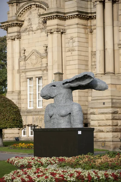 Bradford Yorkshire Reino Unido Outubro 2013 Hare Sculpture Cartwright Hall — Fotografia de Stock