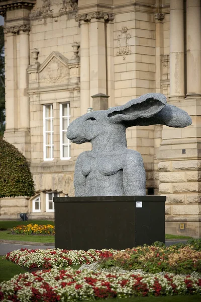 Bradford Yorkshire Reino Unido Outubro 2013 Hare Sculpture Cartwright Hall — Fotografia de Stock