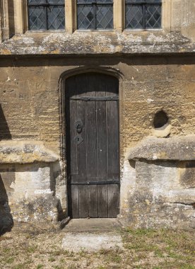 Burford, Oxfordshire, İngiltere, Temmuz 2013, Aziz John Kilisesi manzarası