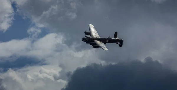 英国皇家空军康宁斯比 2017年9月 英国林肯郡 纪念飞行战役的Avro Lancaster轰炸机Pa474 标识460个中队Lancaster W5005和50个中队 — 图库照片