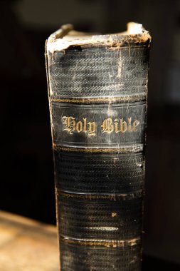 Büyük Givendale, Yorkshire, İngiltere, 25 Mart 2019, Saint Ethelburgas Kilisesi 'ndeki kutsal İncil.