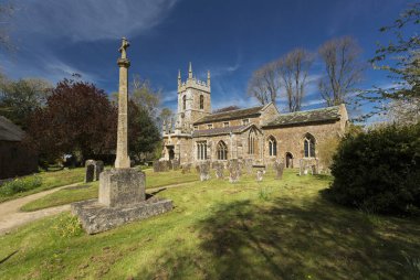 Güney Newington, Oxfordshire, İngiltere, 5 Mayıs 2016, St. Peter ad Vincula Kilisesi manzaralı