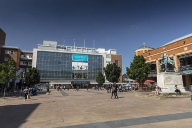 Coventry, Warwickshire, United Kingsom, 27 Haziran 2019, Broadway Meydanı ve Dükkanları