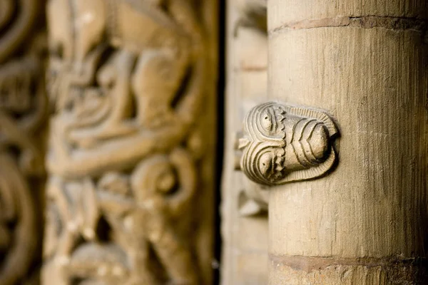 Oryginalne Rzeźby Kamienia Wokół Zachodnich Drzwi Katedra Lincolna Lincoln Lincolnshire — Zdjęcie stockowe