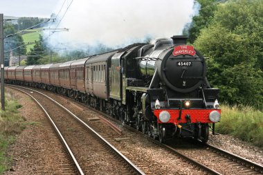 Black Five Buharlı Lokomotif numarası 45407 Waverley Ekspres treniyle 8 Ağustos 2010 - Pepper Road, Leeds, Birleşik Krallık