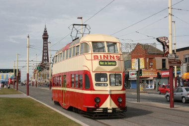 Blackpool No: 703in Sunderland Numarası 10119 34 Balon Car type Blackpool tramvay tramvayı Blackpool, Lancashire, İngiltere 7 Haziran 2010