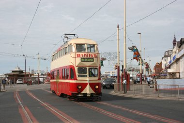 Blackpool No: 703in Sunderland Numarası 10119 34 Balon Car type Blackpool tramvay tramvayı Blackpool, Lancashire, İngiltere 7 Haziran 2010