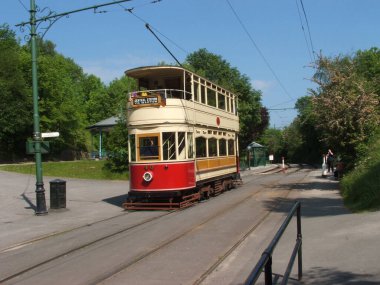 Crich Ulusal Tramvay Müzesi 'nde eski bir tramvay - Haziran 2006, Crich, Derbyshire, Birleşik Krallık