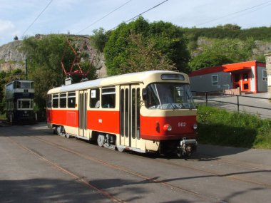 Crich Ulusal Tramvay Müzesi 'nde eski bir tramvay - Haziran 2006, Crich, Derbyshire, Birleşik Krallık
