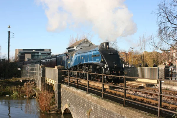 A4 Buharlı Lokomotif Sir Nigel Gresley Londra 'dan Lincoln' e Noel Pazarı için bir Charter - Lincoln, the UK - 6 Aralık 2009