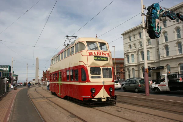 Blackpool No: 703 Sunderland No: 101, 1934 Balon Car type Blackpool tramvay, Blackpool, Lancashire, İngiltere 7 Haziran 2010