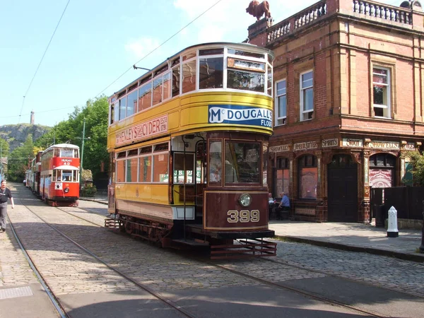 Crich Ulusal Tramvay Müzesi 'nde eski bir tramvay - Haziran 2006, Crich, Derbyshire, Birleşik Krallık