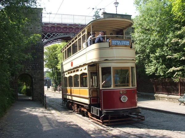 Crich Ulusal Tramvay Müzesi 'nde eski bir tramvay - Haziran 2006, Crich, Derbyshire, Birleşik Krallık