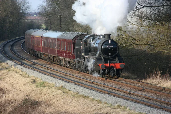 Stanier Mogul Steam Locomotive 42968 Great Central Railway Heritage Steam — Fotografie, imagine de stoc