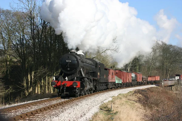 Válečná Lokomotiva Číslo 90733 Blíží Mytholmes Keighley Worth Valley Railway — Stock fotografie