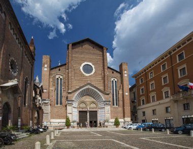 Verona, İtalya, Avrupa, Ağustos 2019, Chiesa di Santa Anastasia Kilisesi manzarası