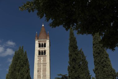 Verona, İtalya, Avrupa, Ağustos 2019, Basilica di San Zeno Maggiore manzarası