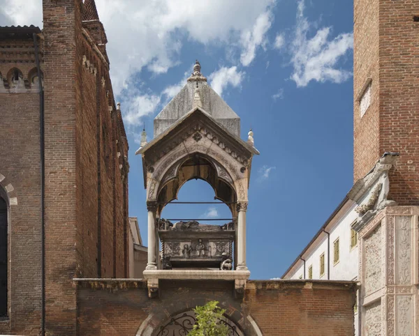 イタリア ヨーロッパ 8月2019 シエサ サンタ アナスタシア教会の眺め — ストック写真