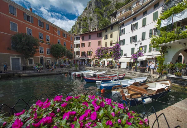 Limone Lago Garda Itália Agosto 2019 Uma Vista Pequena Cidade — Fotografia de Stock